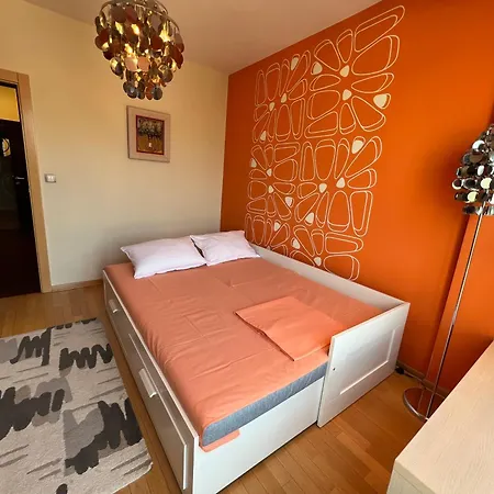 Ferienwohnung Luxurious Oasis Novi Sad Exterior foto