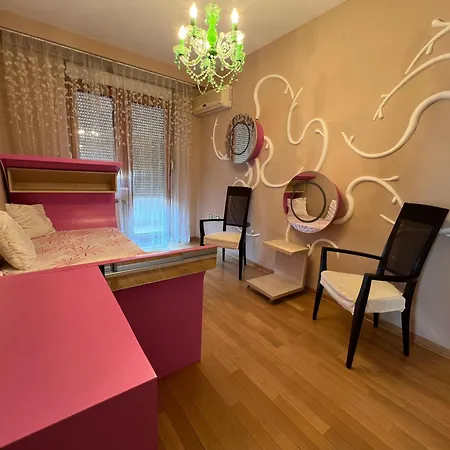 Ferienwohnung Luxurious Oasis Novi Sad Exterior foto
