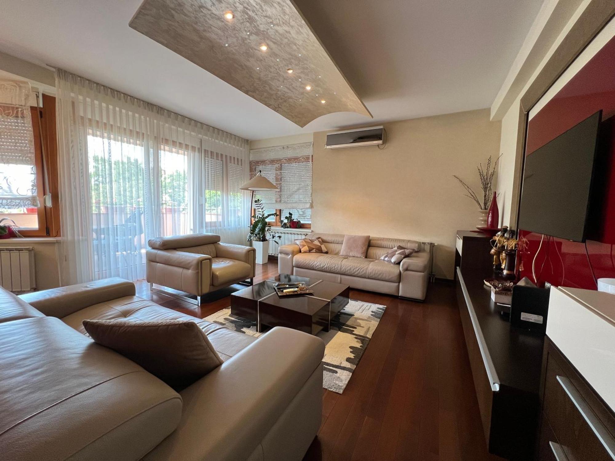 Lägenhet Luxurious Oasis *