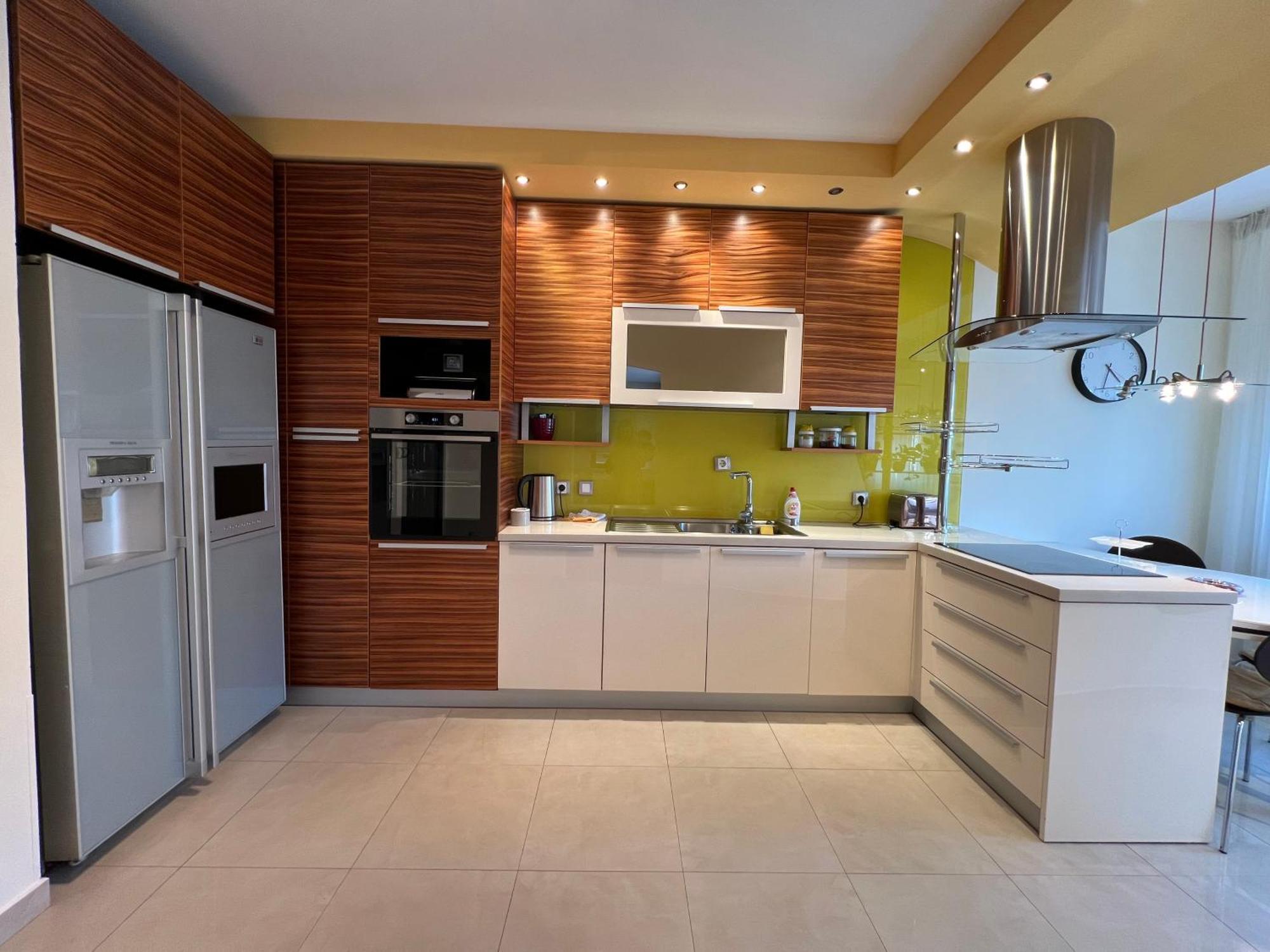 Lägenhet Luxurious Oasis Novi Sad