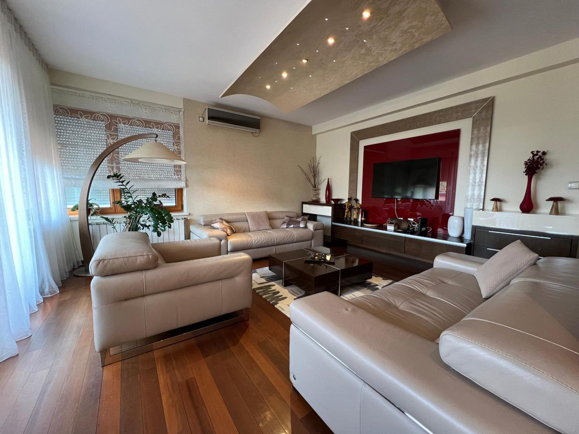 Luxurious Oasis *